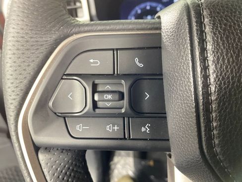 Used 2025 Toyota Tacoma TRD Off-Road image 14