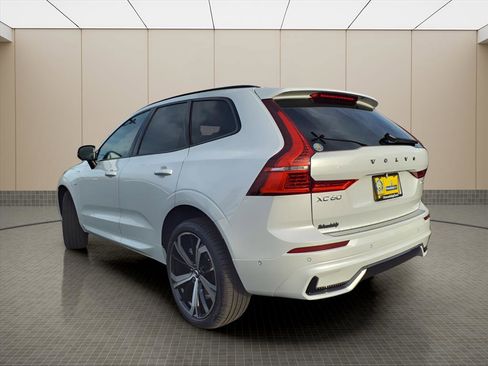 Used 2025 Volvo XC60 T8 Ultra w/ Protection Package Premier image 4