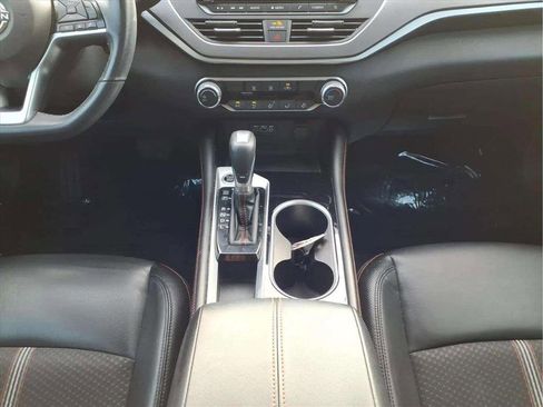 Used 2024 Nissan Altima 2.5 SR image 11