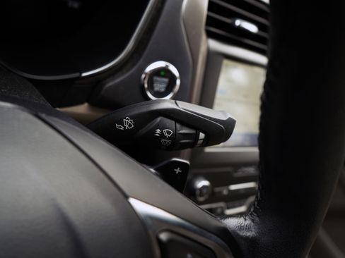 Used 2019 Ford Fusion SEL image 26