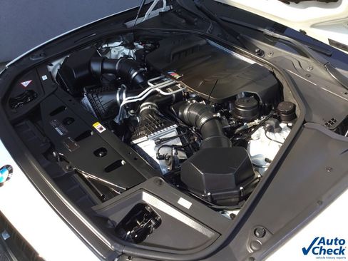 Used 2013 BMW M5 image 38