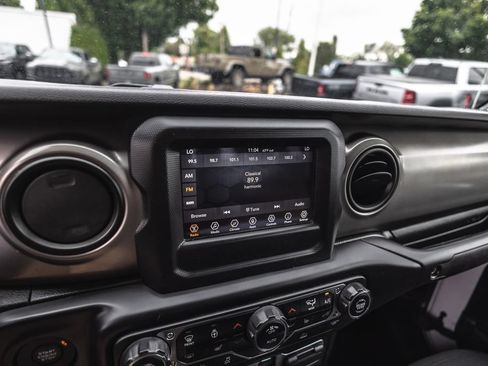 Used 2020 Jeep Gladiator Sport w/ Quick Order Package 24S AWD/4WD image 23