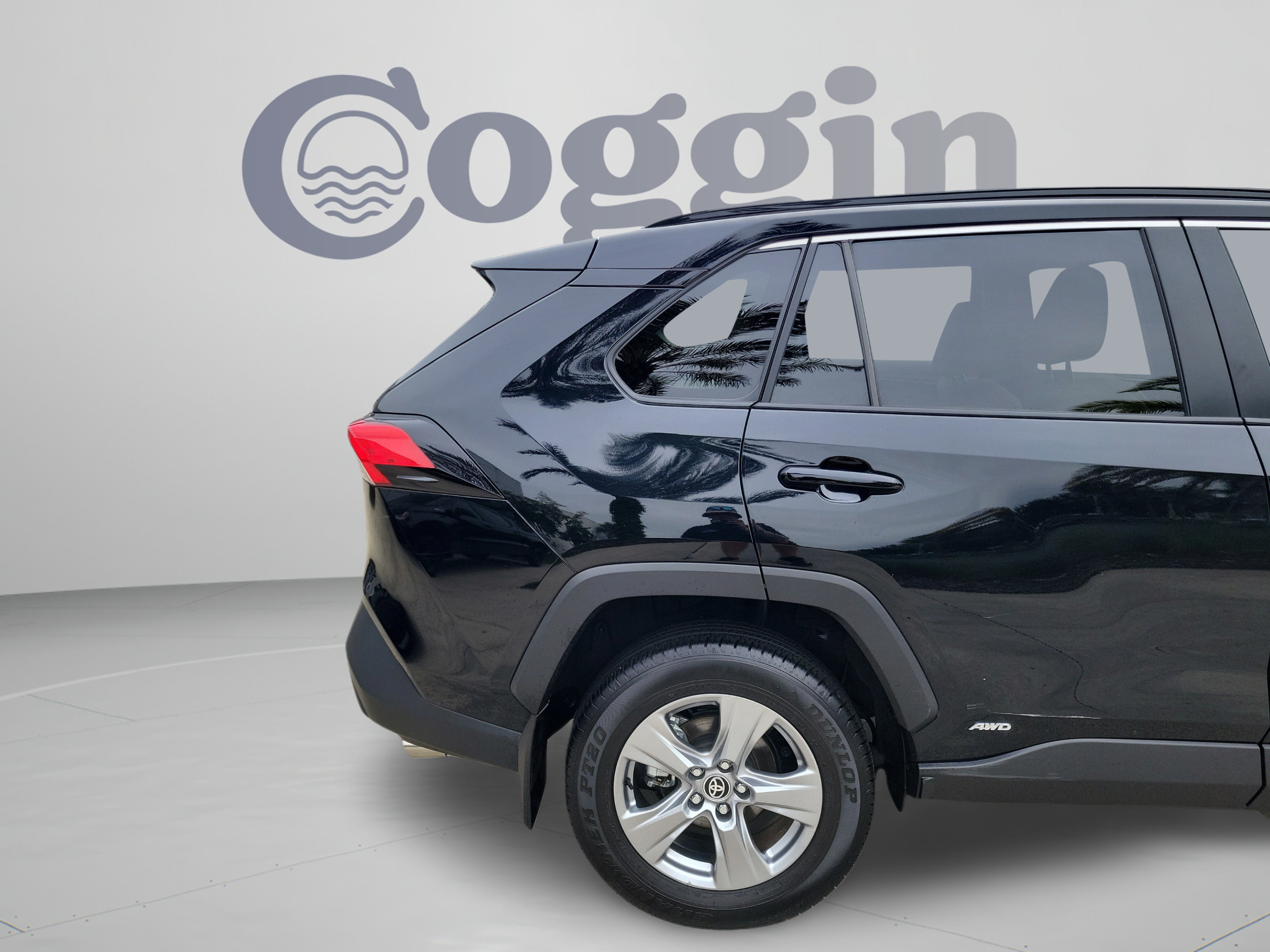 Used 2025 Toyota RAV4 LE AWD/4WD image 34