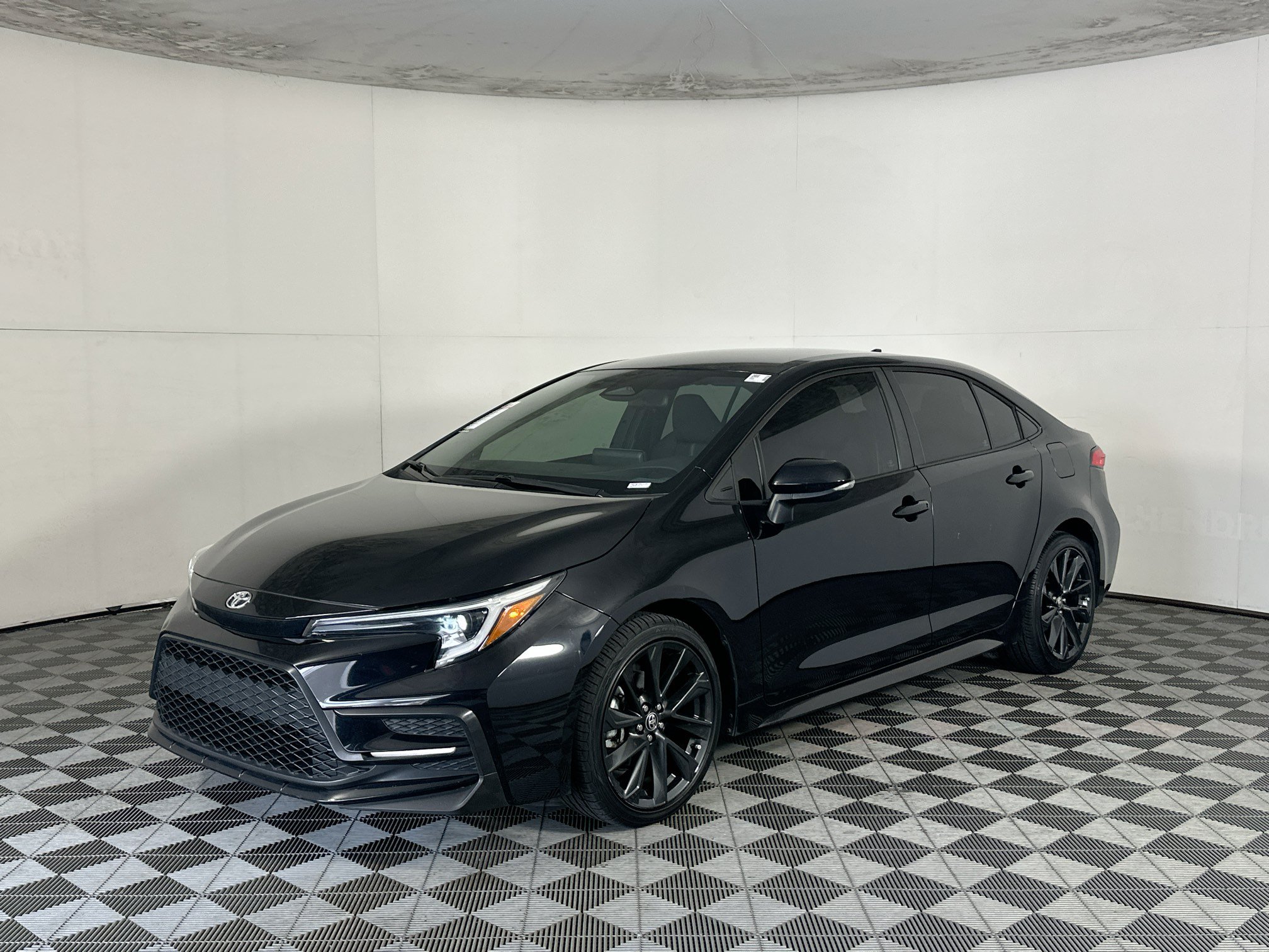 Used 2023 Toyota Corolla SE FWD image 7
