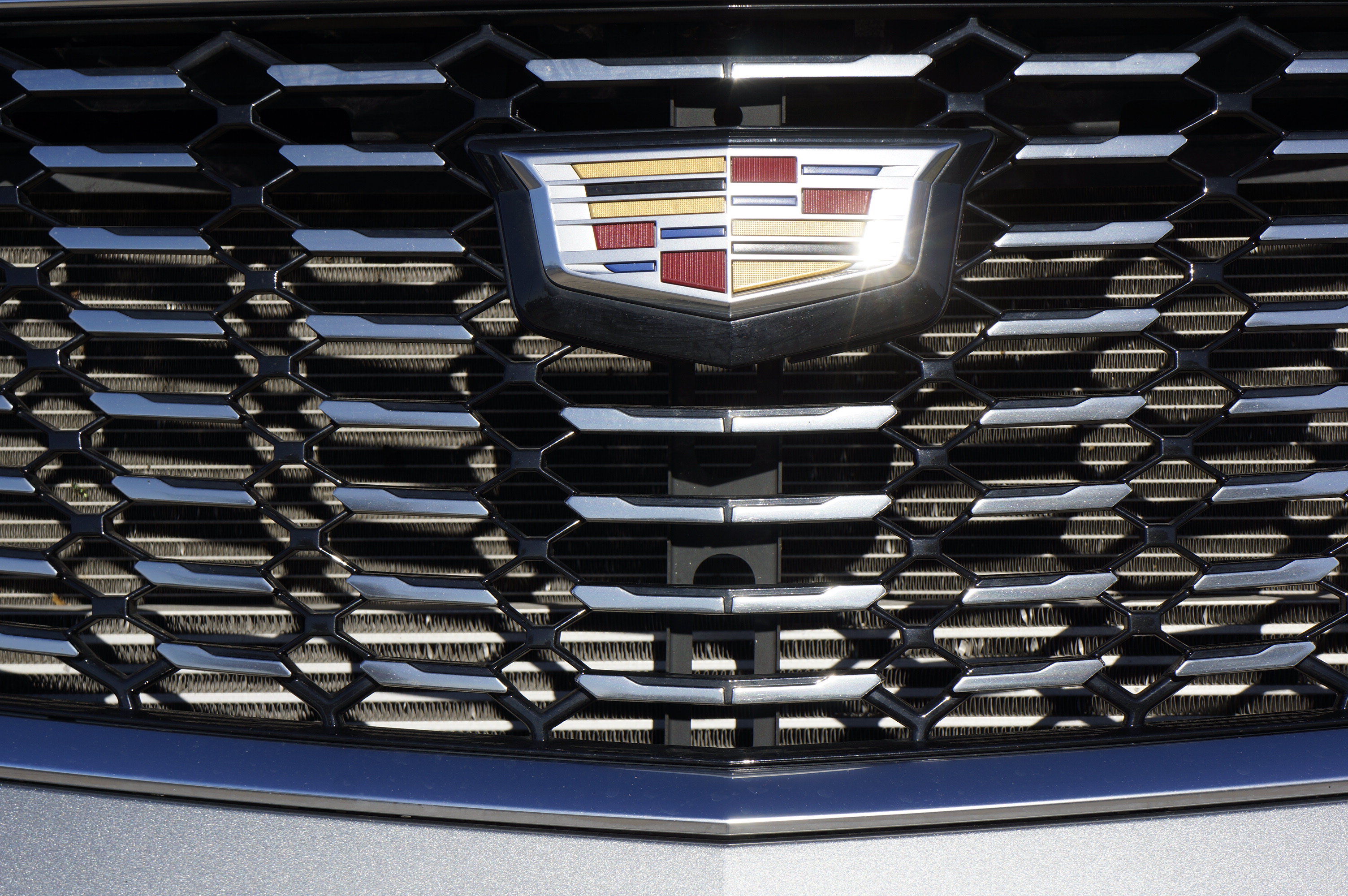 Used 2023 Cadillac XT4 Premium Luxury w/ Cold Weather Package AWD/4WD image 15