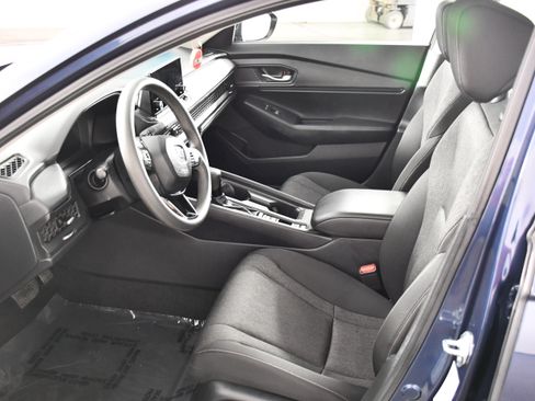 Certified 2025 Honda Accord SE image 2