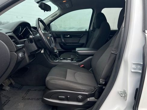 Used 2017 Chevrolet Traverse LT image 10