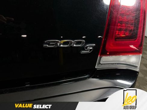 Used 2015 Chrysler 300 S w/ 300S Premium Group AWD/4WD image 9