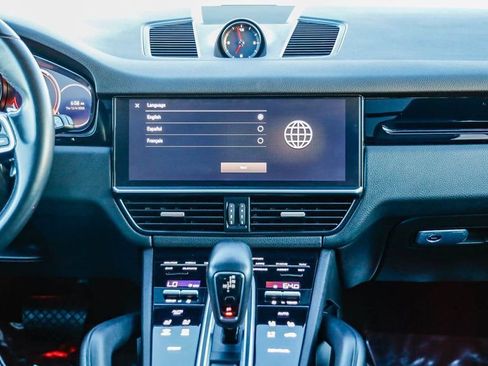 Used 2023 Porsche Cayenne Platinum Edition image 14