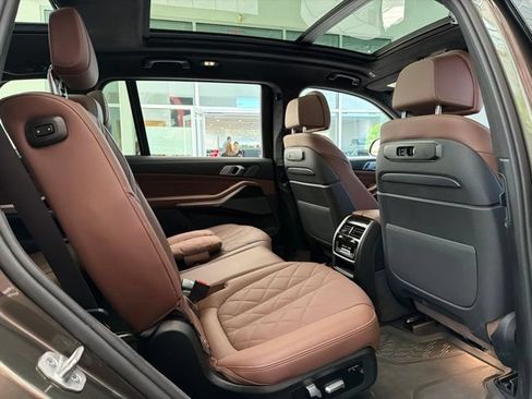 Used 2026 BMW X7 xDrive40i w/ M Sport Package AWD/4WD image 15