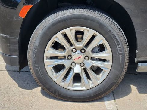 Used 2023 GMC Yukon Denali AWD/4WD image 10
