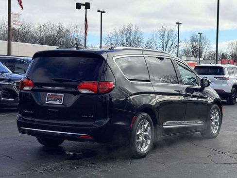 Used 2017 Chrysler Pacifica Limited FWD image 7