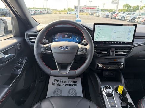 Used 2025 Ford Escape ST-Line Elite w/ Premium Technology Package AWD/4WD image 13