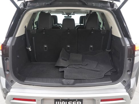 Used 2023 Nissan Pathfinder SL w/ SL Premium Package image 18