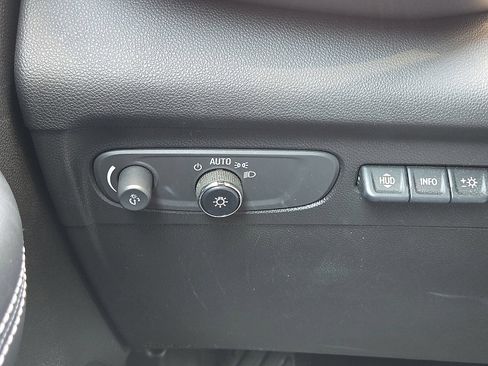 Used 2021 Buick Envision Essence w/ Technology Package I FWD image 27