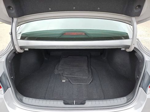 Certified 2025 Hyundai Elantra SEL FWD image 30