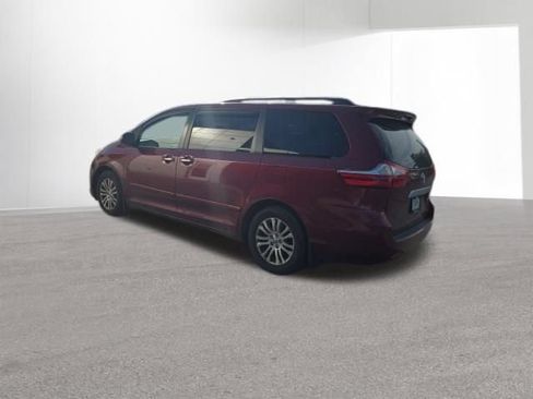 Used 2015 Toyota Sienna XLE FWD image 9