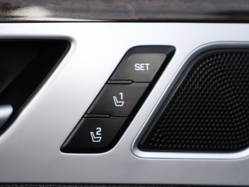 Used 2015 Hyundai Genesis 3.8 w/ Option Group 03 image 9