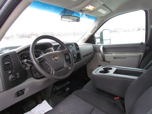 Used 2013 Chevrolet Silverado 2500 W/T AWD/4WD image 17
