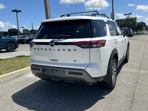 New 2026 Nissan Pathfinder SL FWD image 7