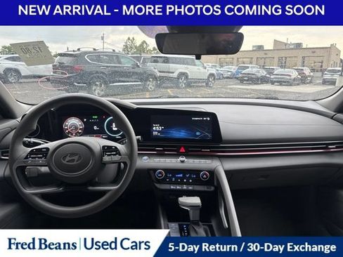 Used 2024 Hyundai Elantra SEL FWD image 11