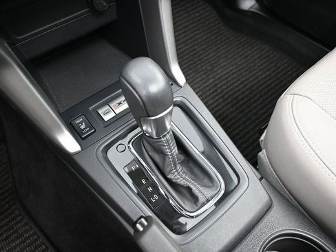 Used 2016 Subaru Forester 2.5i Touring w/ Eyesight & Navigation System image 13