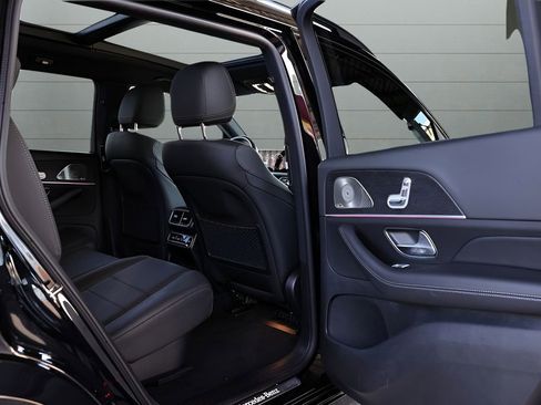 Used 2025 Mercedes-Benz GLS 450 4MATIC image 58