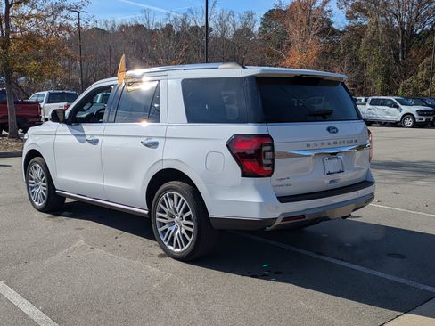 Certified 2022 Ford Expedition Limited image 6