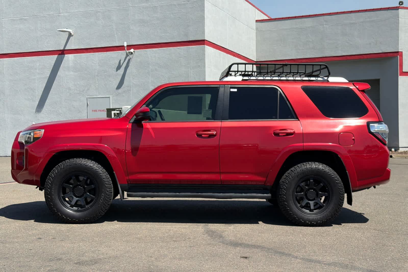 Used 2018 Toyota 4Runner 4WD image 9
