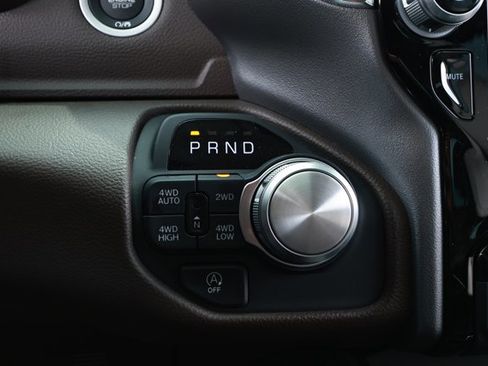Used 2025 RAM 1500 Laramie AWD/4WD image 16