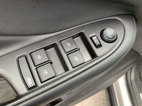 Used 2019 Buick Envision Essence image 22