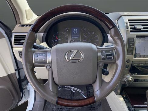Used 2016 Lexus GX 460 w/ Premium Package AWD/4WD image 21