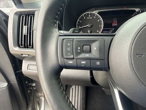 Used 2025 Nissan Pathfinder SL AWD/4WD image 29