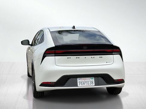 Certified 2026 Toyota Prius XLE FWD image 4