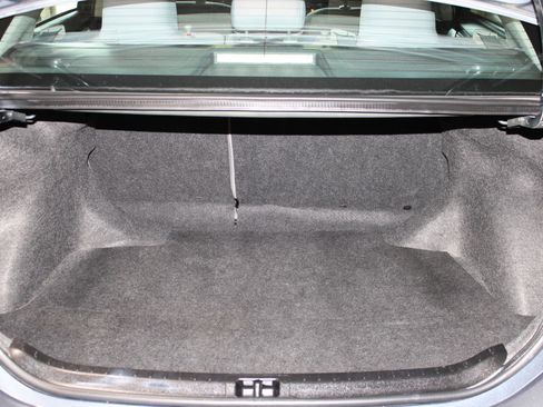 Used 2015 Toyota Corolla LE FWD image 30
