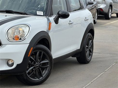 Used 2014 MINI Cooper Countryman image 3