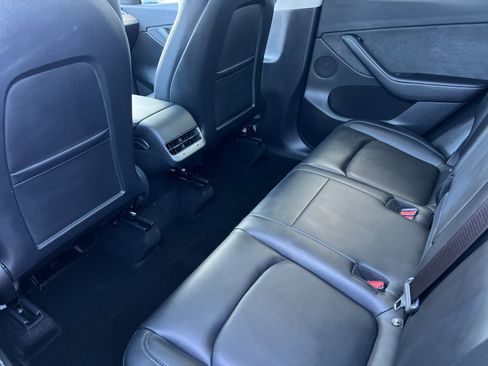 Used 2021 Tesla Model Y 2WD image 11