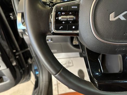 Used 2024 Kia Carnival SX Prestige FWD image 11