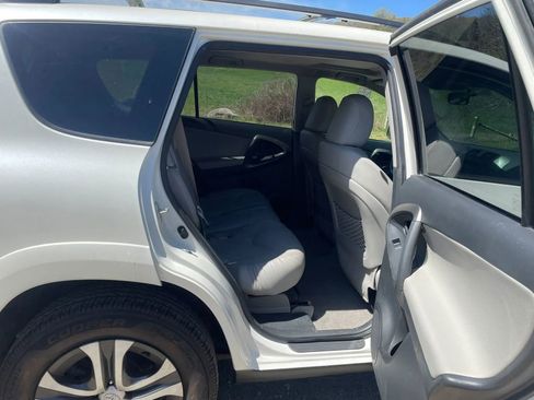 Used 2009 Toyota RAV4 Limited AWD/4WD image 23
