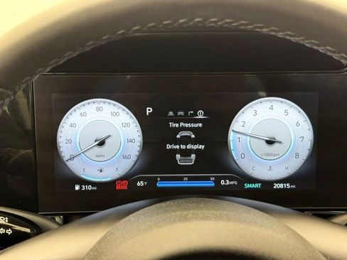 Used 2025 Hyundai Elantra SEL FWD image 31