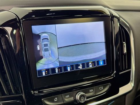 Used 2023 Chevrolet Traverse LT w/ LT Premium Package image 17