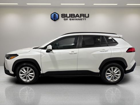 Used 2023 Toyota Corolla Cross LE FWD image 2