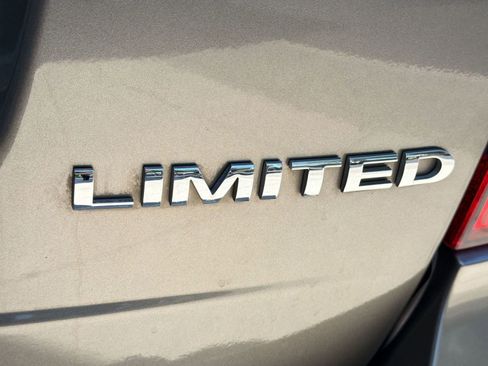 Used 2014 Ford Edge Limited w/ Driver Entry Package FWD image 31