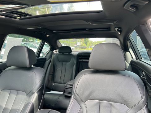Used 2018 BMW 740e xDrive w/ M Sport Package AWD/4WD image 32