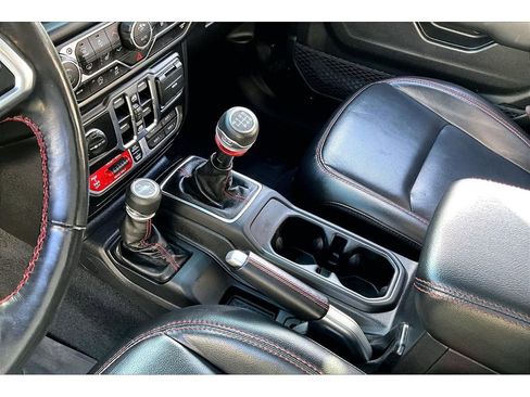 Used 2020 Jeep Gladiator Rubicon image 17