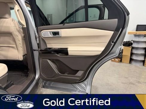 Certified 2024 Ford Explorer Platinum w/ Technology Package AWD/4WD image 26