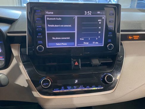 Used 2020 Toyota Corolla LE image 14