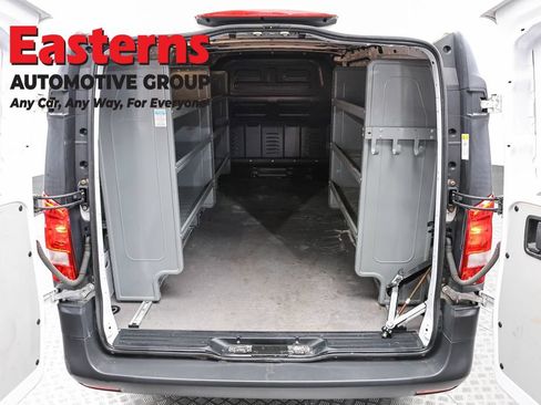 Used 2023 Mercedes-Benz Metris image 9