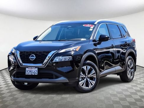 Used 2022 Nissan Rogue SV w/ SV Premium Package AWD/4WD image 2