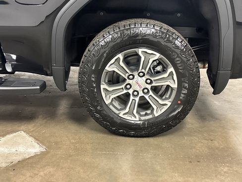 New 2026 GMC Sierra 1500 SLT image 14